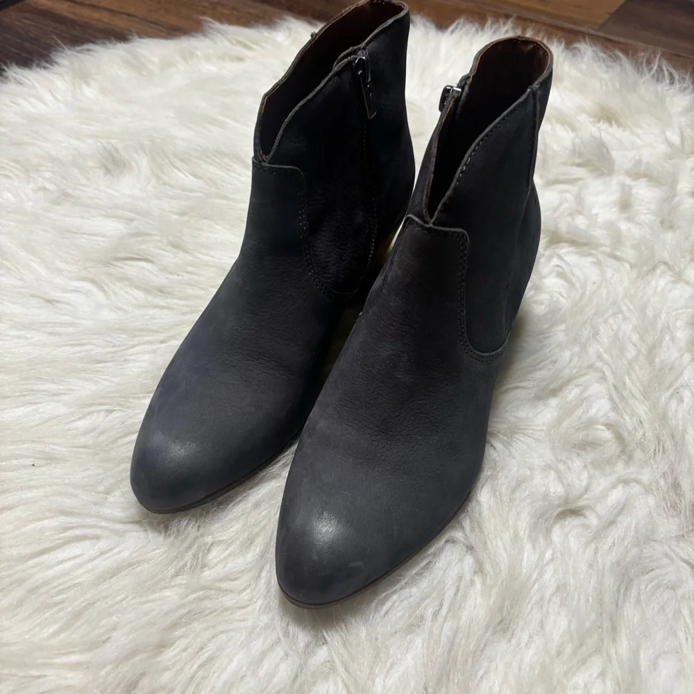 Frye Judith Seam Gray Leather Western Style Booties size 9.5 Women’s